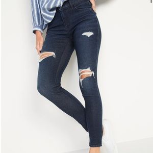 Like New! Old Navy Rockstar Super Skinny Mid-Rise Jeans